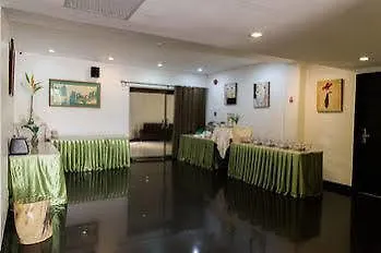 Subic Bay Peninsular Hotel Olongapo 2*,  Philippines