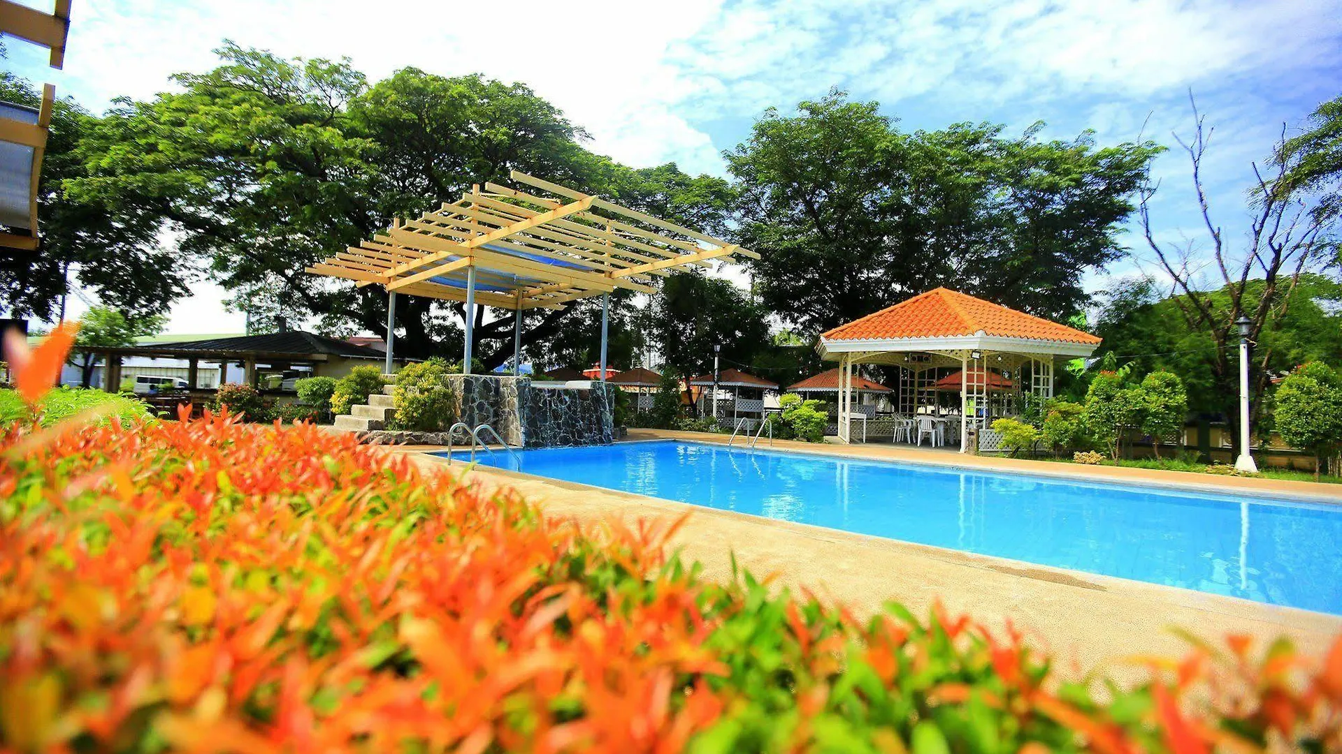 Subic Bay Peninsular Hotel Olongapo 2*,